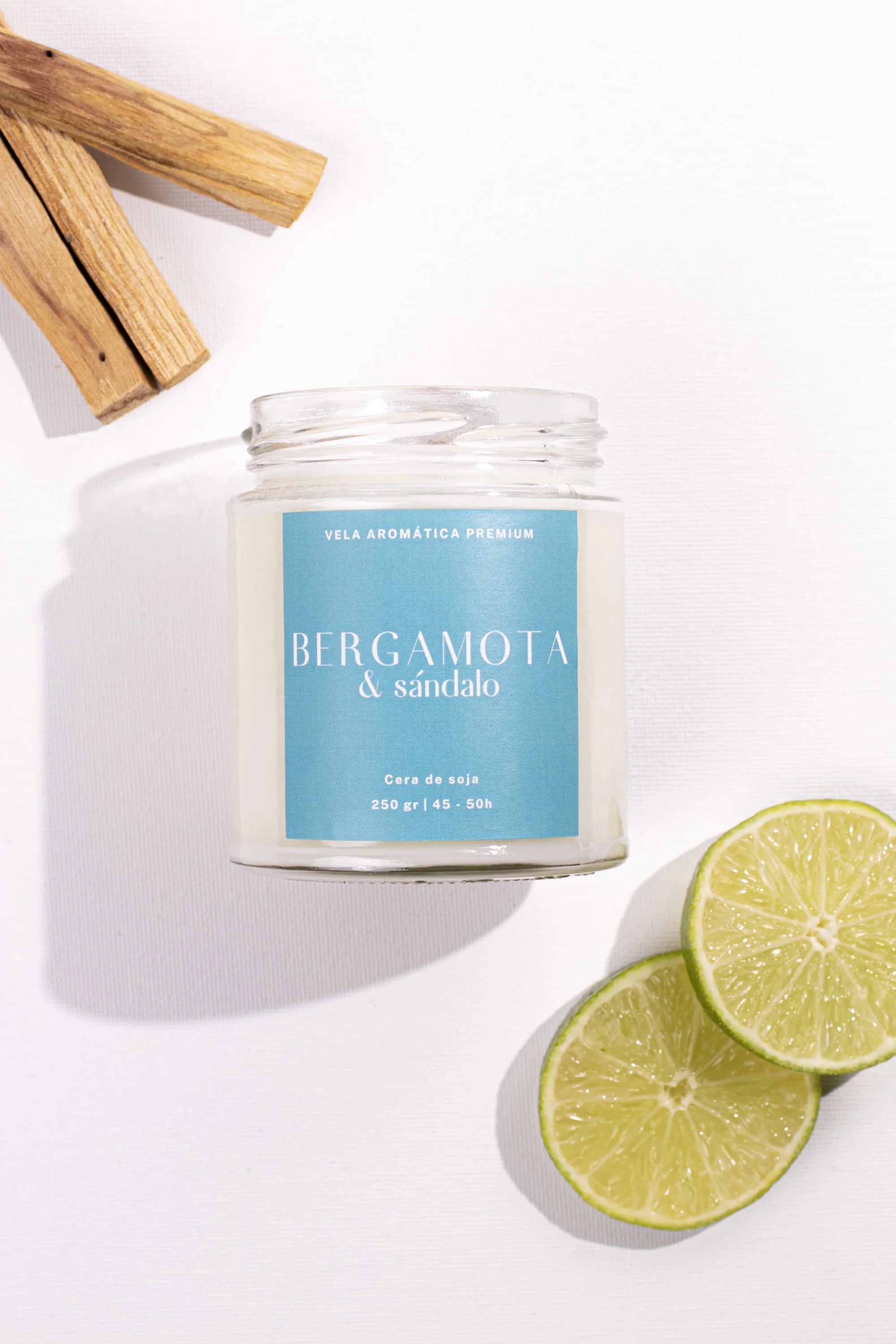 Vela aromática artesanal de bergamota y sándalo