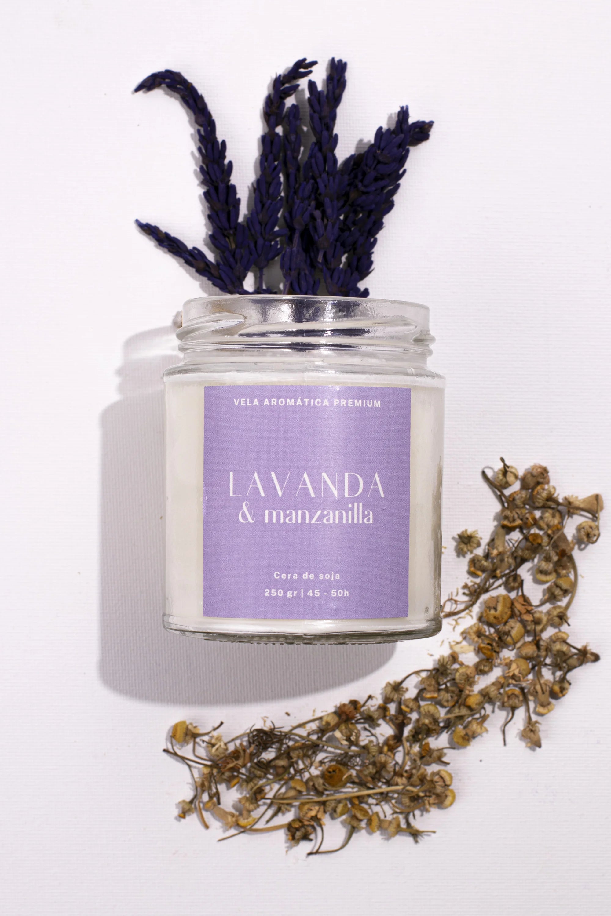 Vela aromática artesanal de lavanda y manzanilla